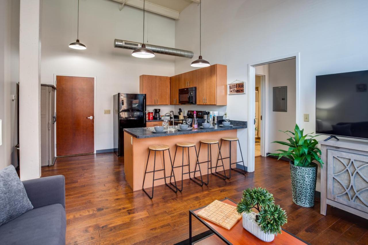 Ny Style Centric Loft With King Bed By Park Ave Rochester Exterior foto