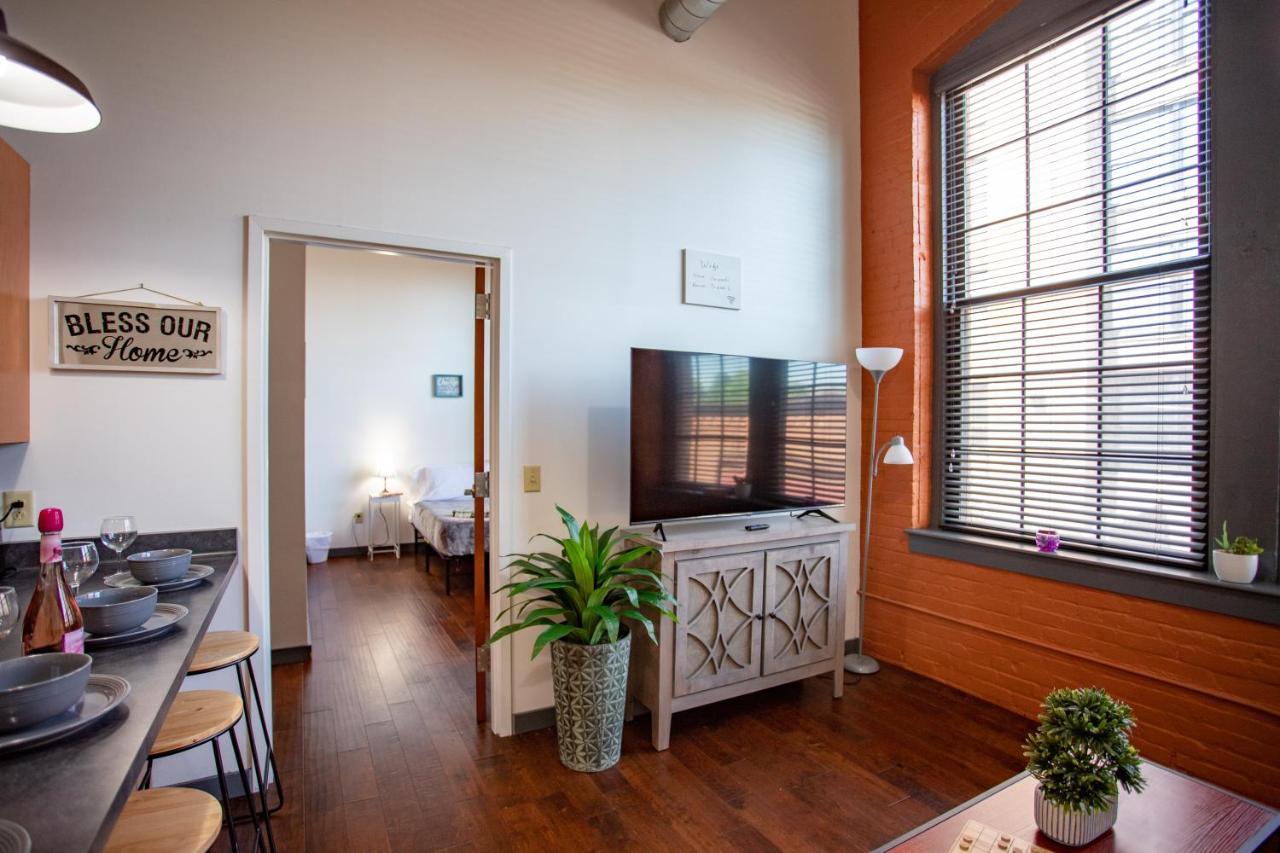 Ny Style Centric Loft With King Bed By Park Ave Rochester Exterior foto