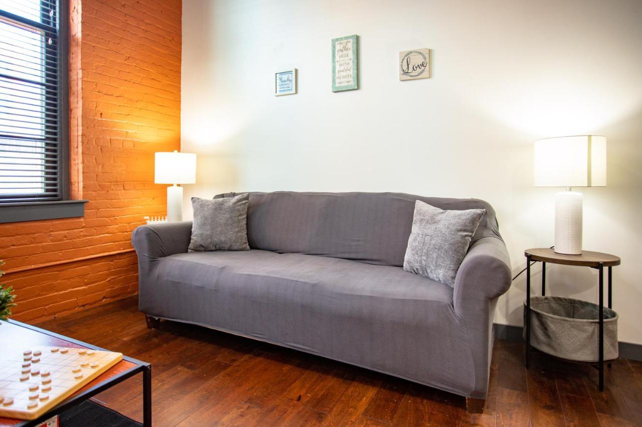 Ny Style Centric Loft With King Bed By Park Ave Rochester Exterior foto
