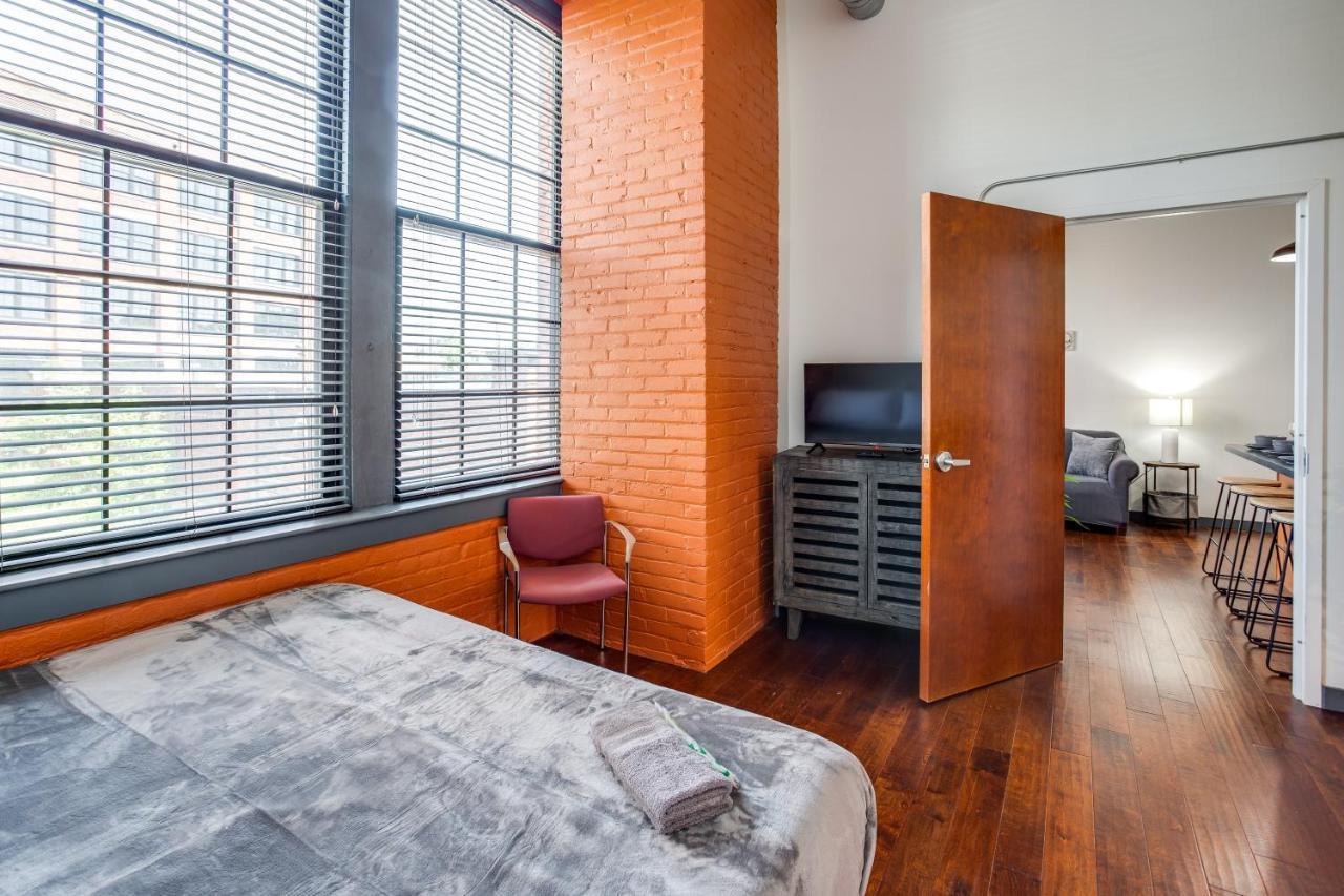 Ny Style Centric Loft With King Bed By Park Ave Rochester Exterior foto